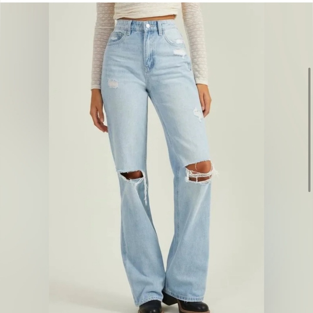 Altar'd State Kayla Straight Leg Jean Light Wash Size 28 NEVER WORN - Picture 2 of 5
